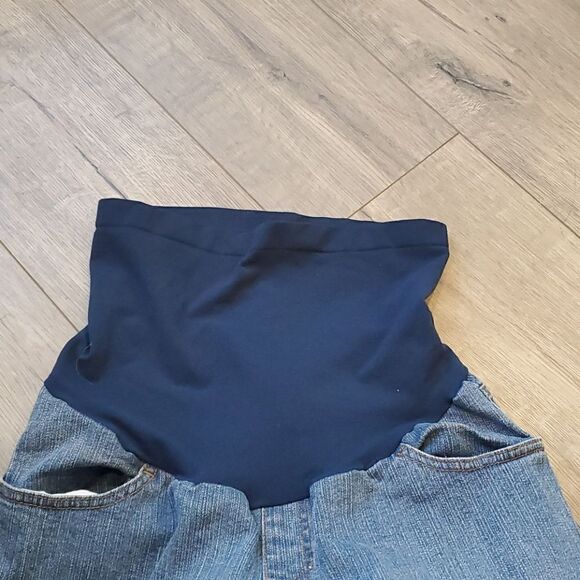 Maternity Cropped Jeans  - Picture 2 of 4